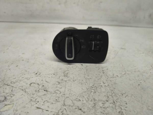 COMMODO PHARE AUDI A3 - Vue 1